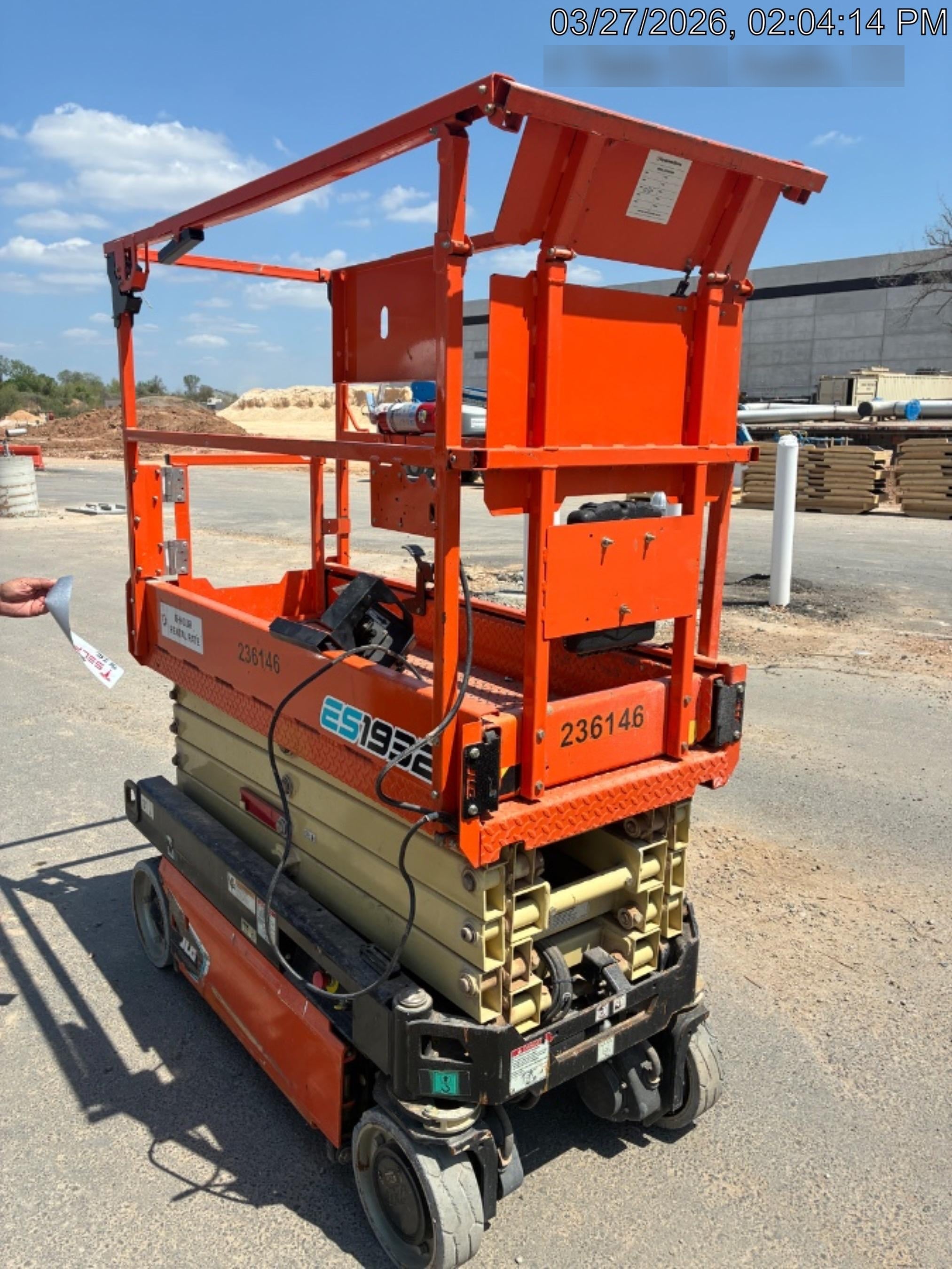 2022 JLG ES1932