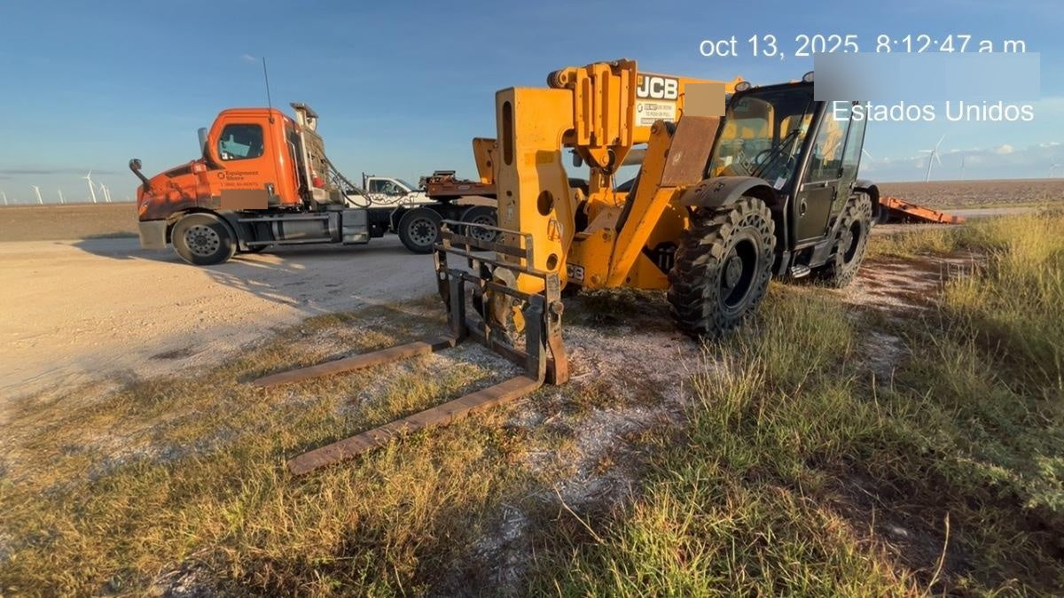 2019 JCB 510-56 74 HP w/CAB/HVAC, Beacon, Worklights, Aux Hydraulics, Solid Tires 66" Carriage/60" Forks
