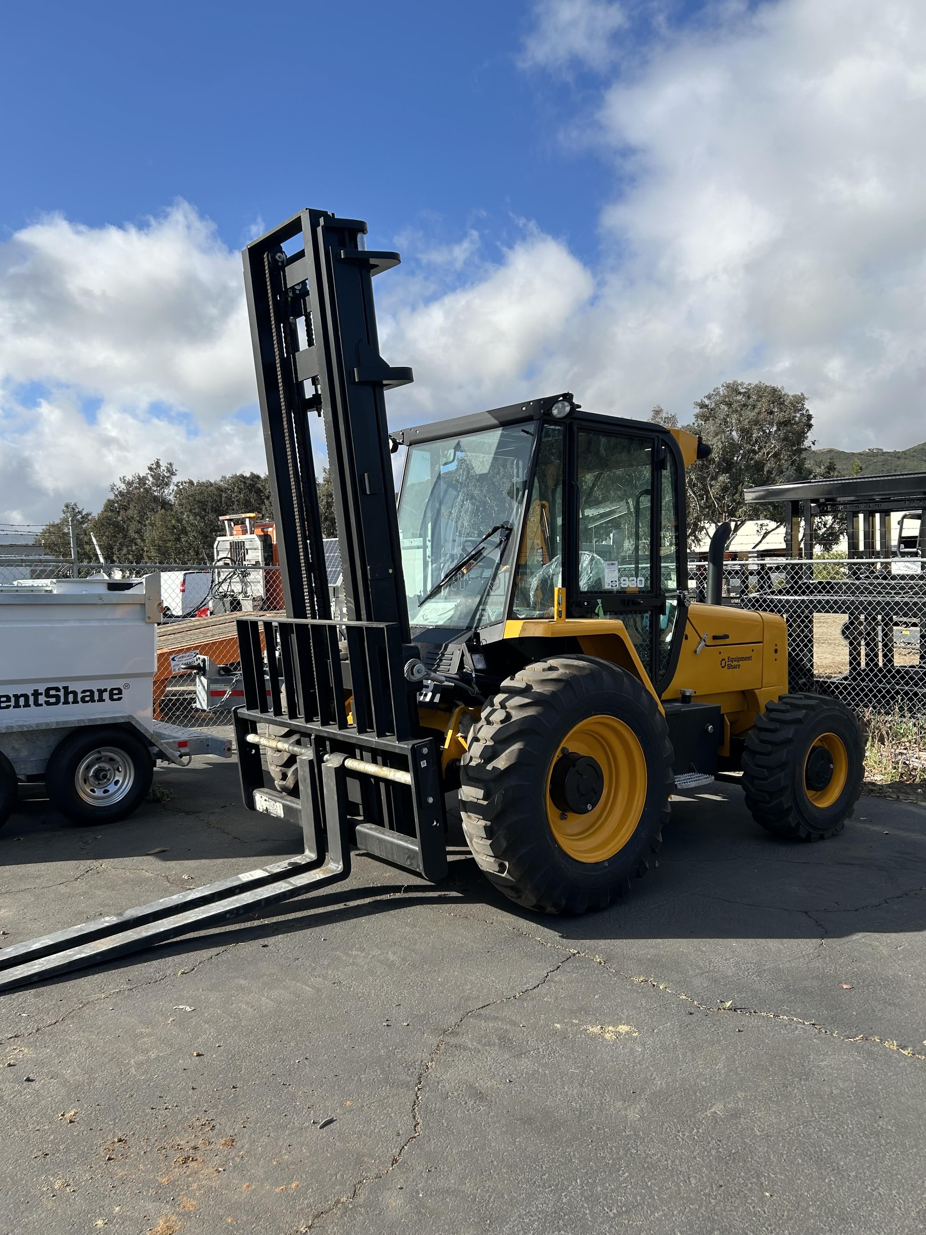 2025 JCB 930-4