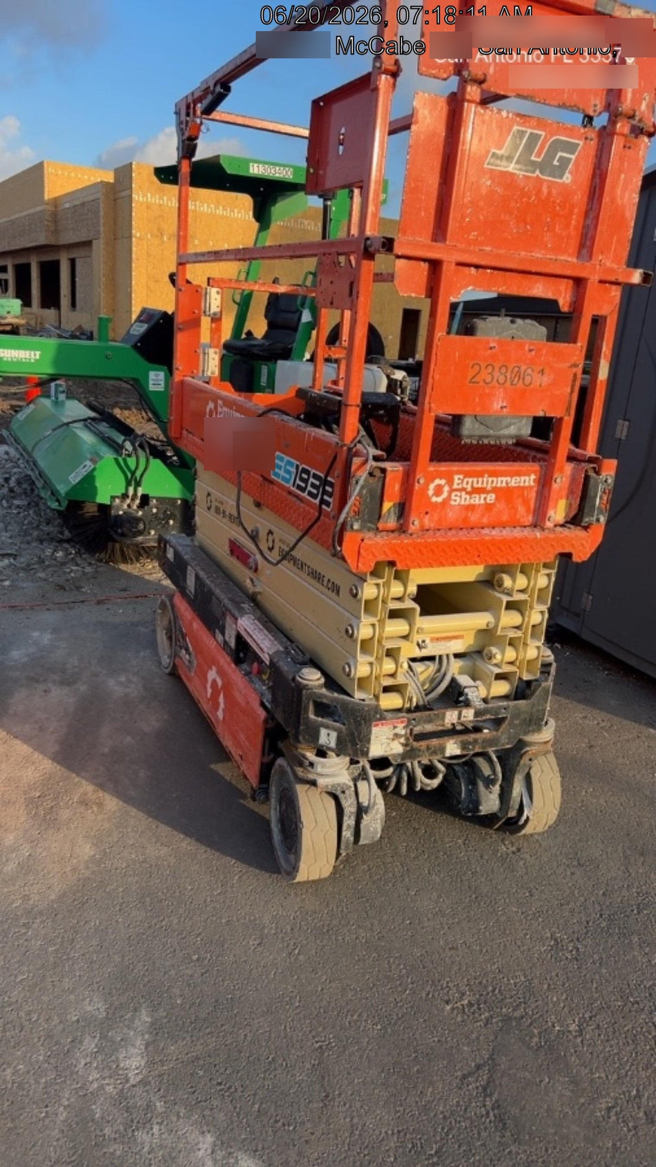 2022 JLG ES1932