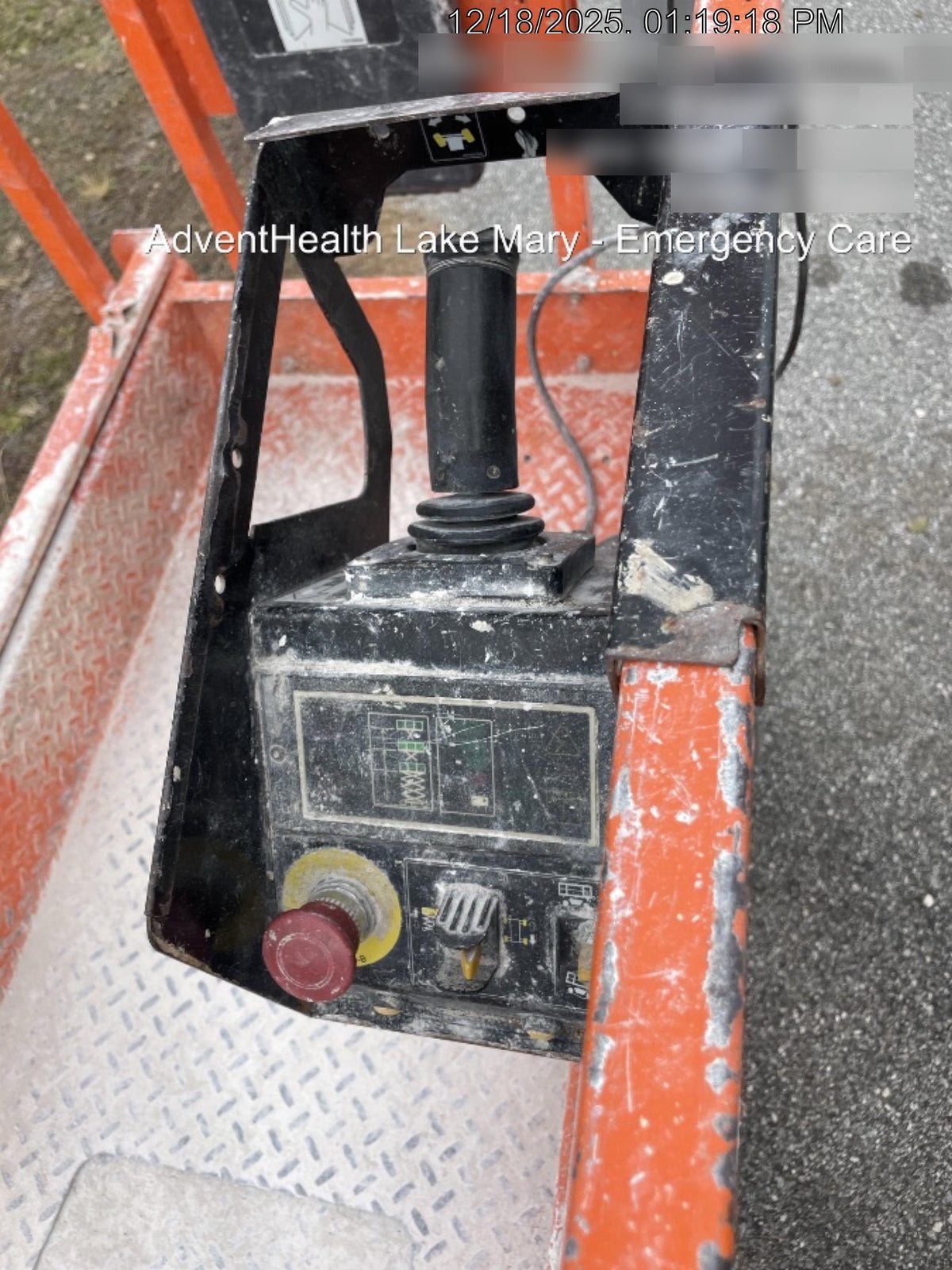 2022 JLG ES1330L