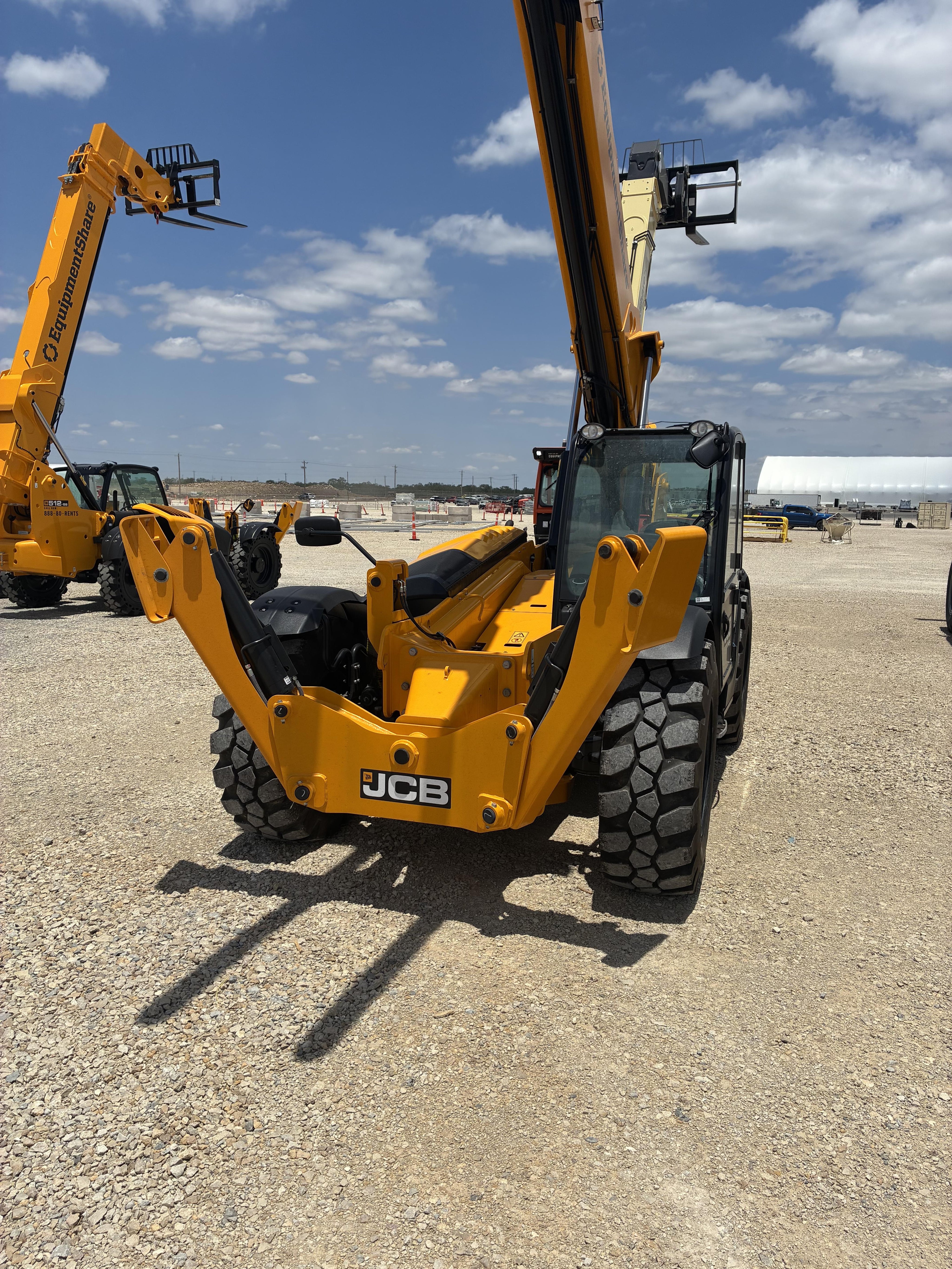 2026 JCB 514-56