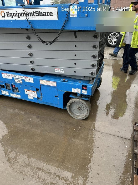 2019 Genie GS-4047 Folding rails with half height swing gate