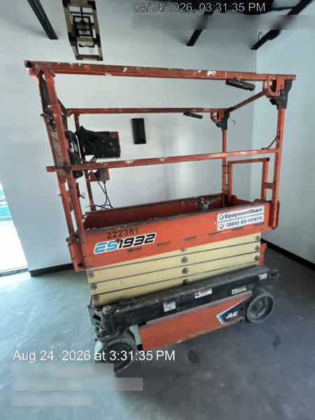 2022 JLG ES1932