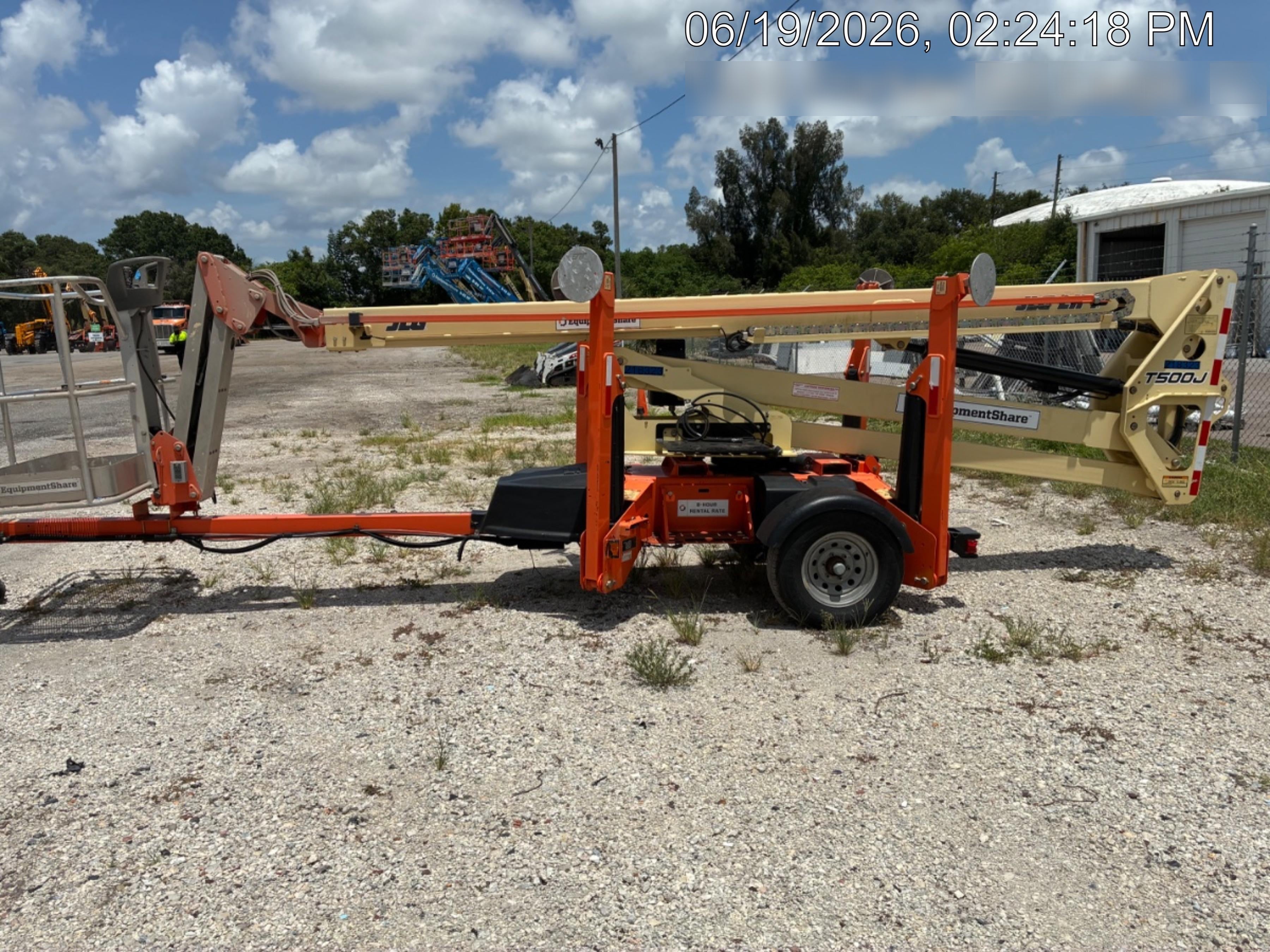2022 JLG T500J