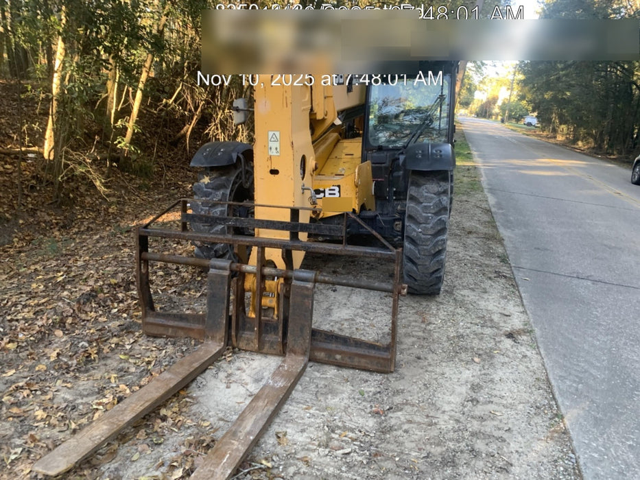 2019 JCB 509-42 Cab/Heat/Air, 74 HP, Solid Tires, STD Worklight, Beacon, Aux Hydraulics, Lifting Eye, Back up Alarm w/66" Carriage/60" Forks