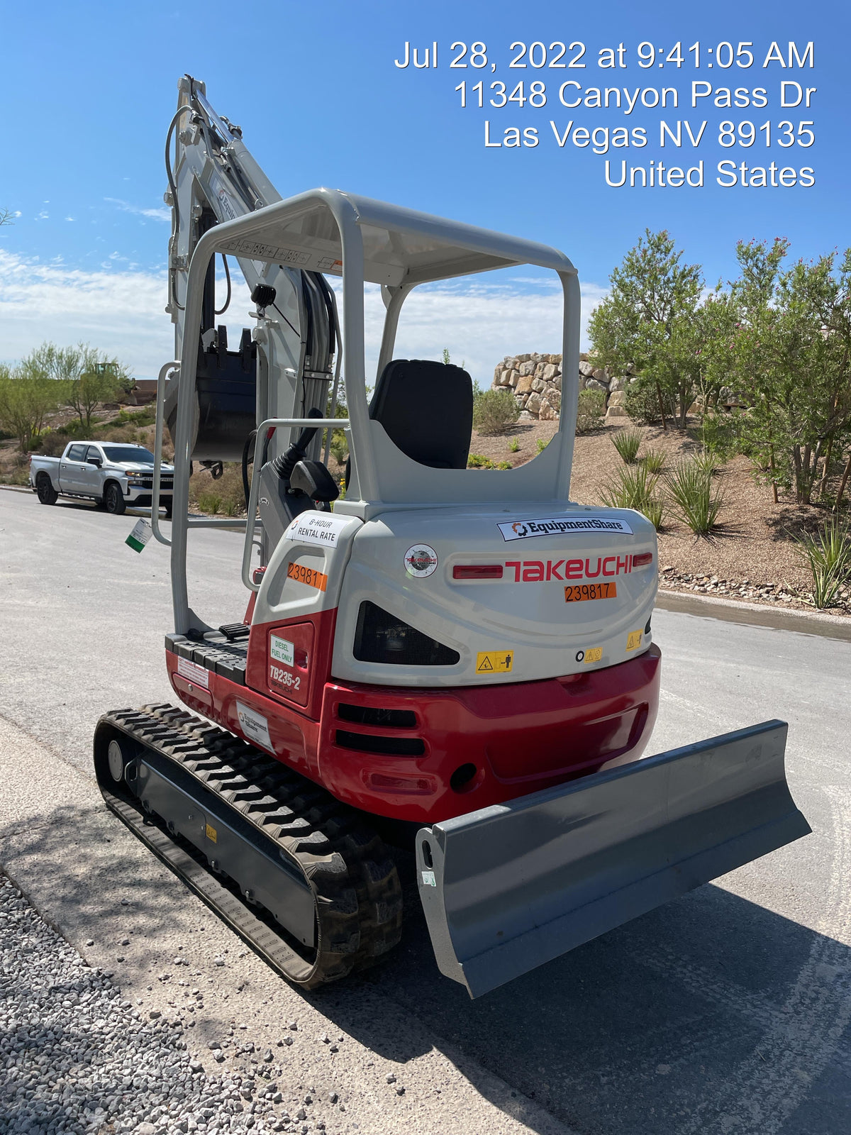 2022 TAKEUCHI TB235-2R