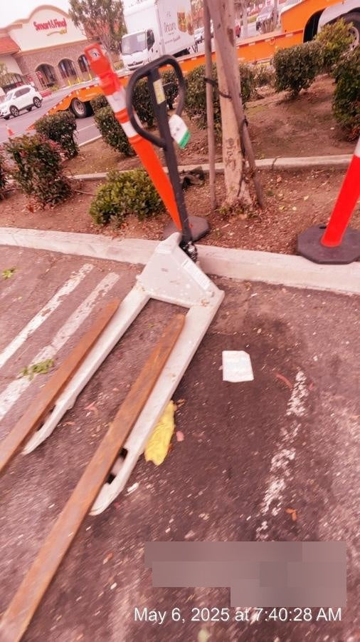 2021 HAUL MASTER Manual Pallet Jack 4,000 lbs