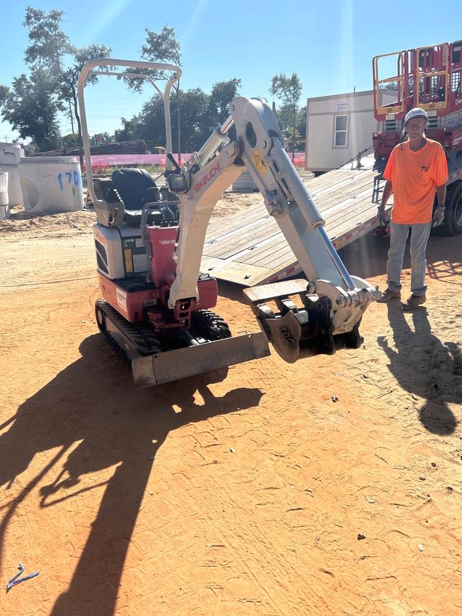 2023 TAKEUCHI TB210R