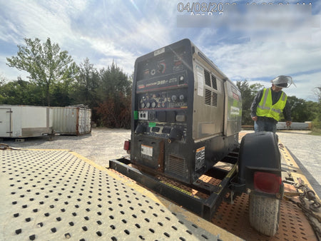 2019 Lincoln Electric Vantage 322 Welder Ready-Pak 3, Two wheel trailer, Fender and Light kit, Cable Rack