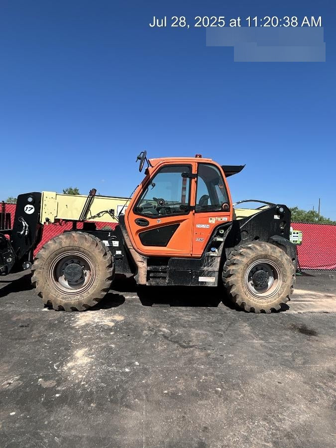 2022 JLG 1732