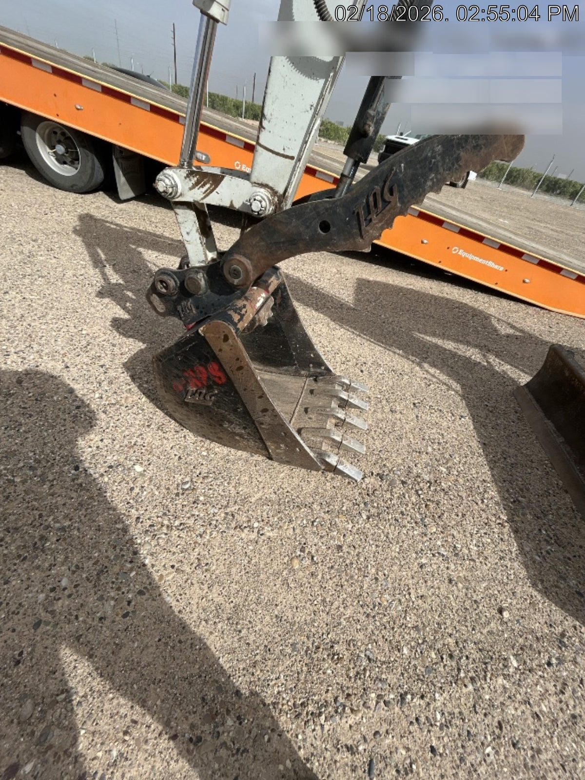 2025 TAKEUCHI 24" Bucket Takeuchi