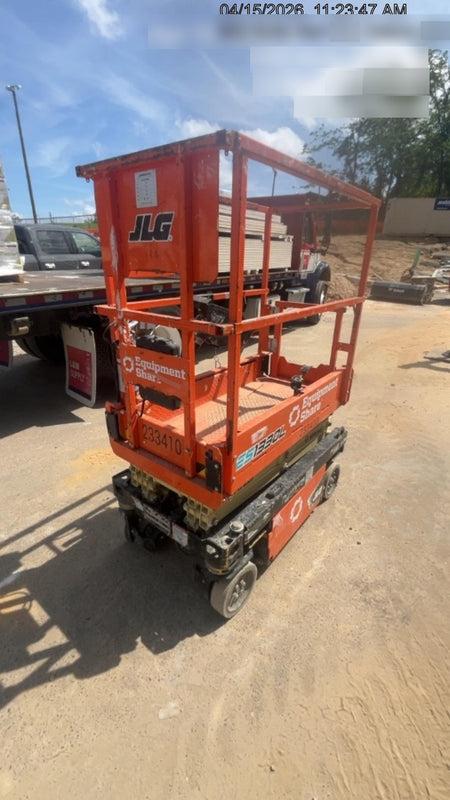 2022 JLG ES1330L