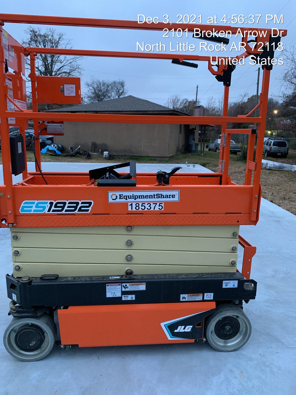 2021 JLG ES1932
