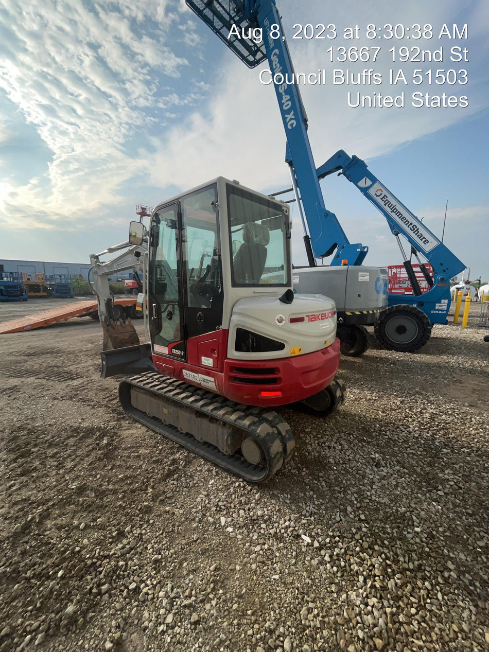 2022 TAKEUCHI TB250-2CR