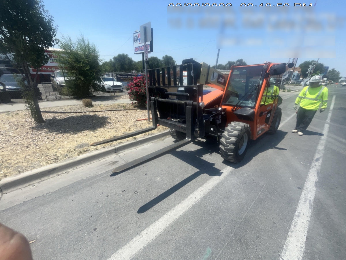 2025 JLG 519