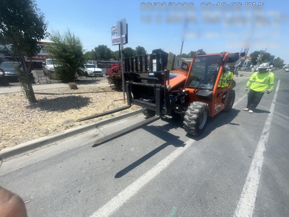 2025 JLG 519