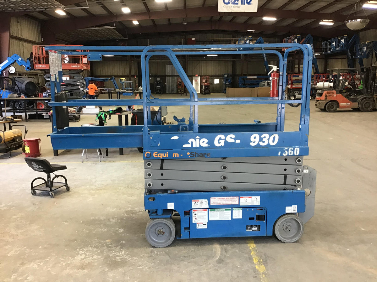 2017 Genie GS-1930 Genie GS-1930 Lift w/Fixed Rail and Chain Entry