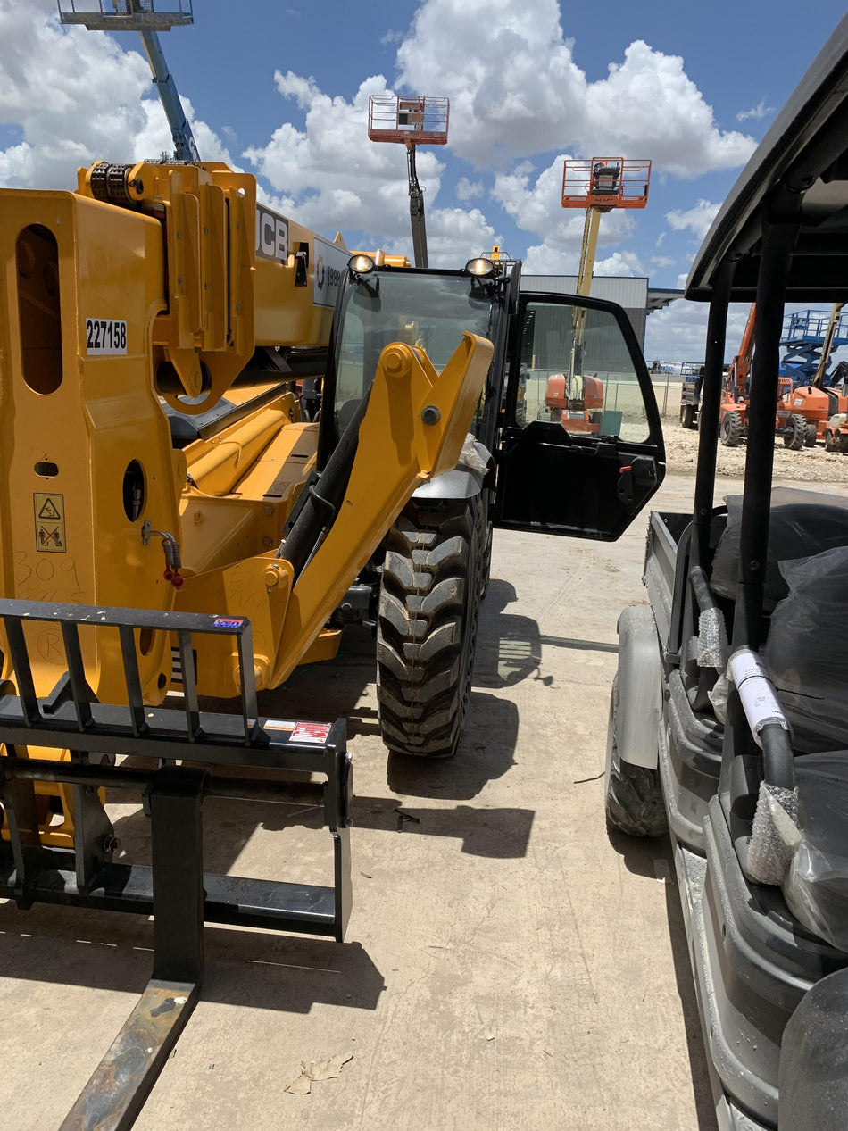 2022 JCB 510-56