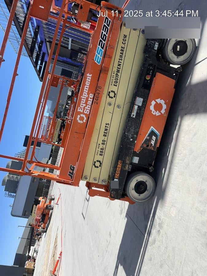 2022 JLG ES2632