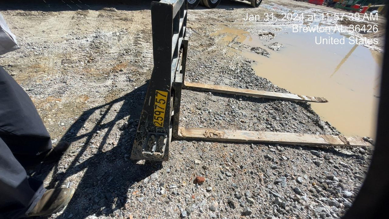 2022 ARROW MATERIAL HANDLING 72" Pallet Forks - Arrow