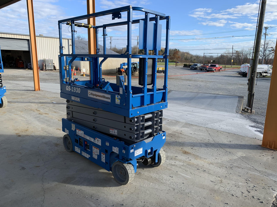 2020 Genie GS-1930 Solid Non Marking Tires, Beacon, Folding rails with half height swing gate