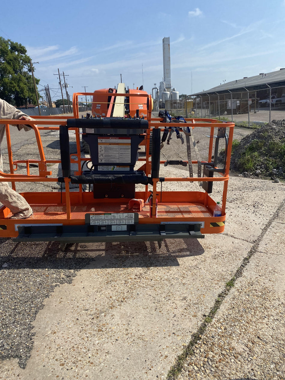 2021 JLG 660SJ