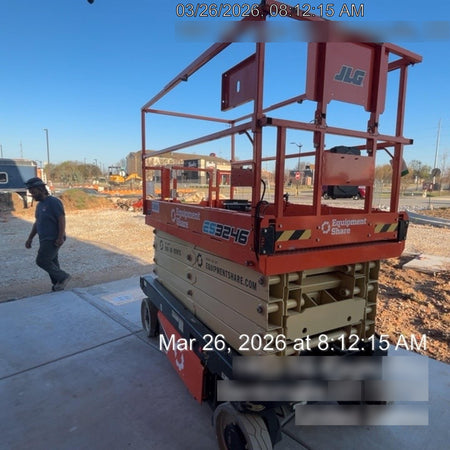 2022 JLG ES3246