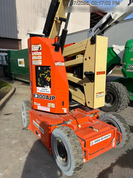 2022 JLG E300AJP