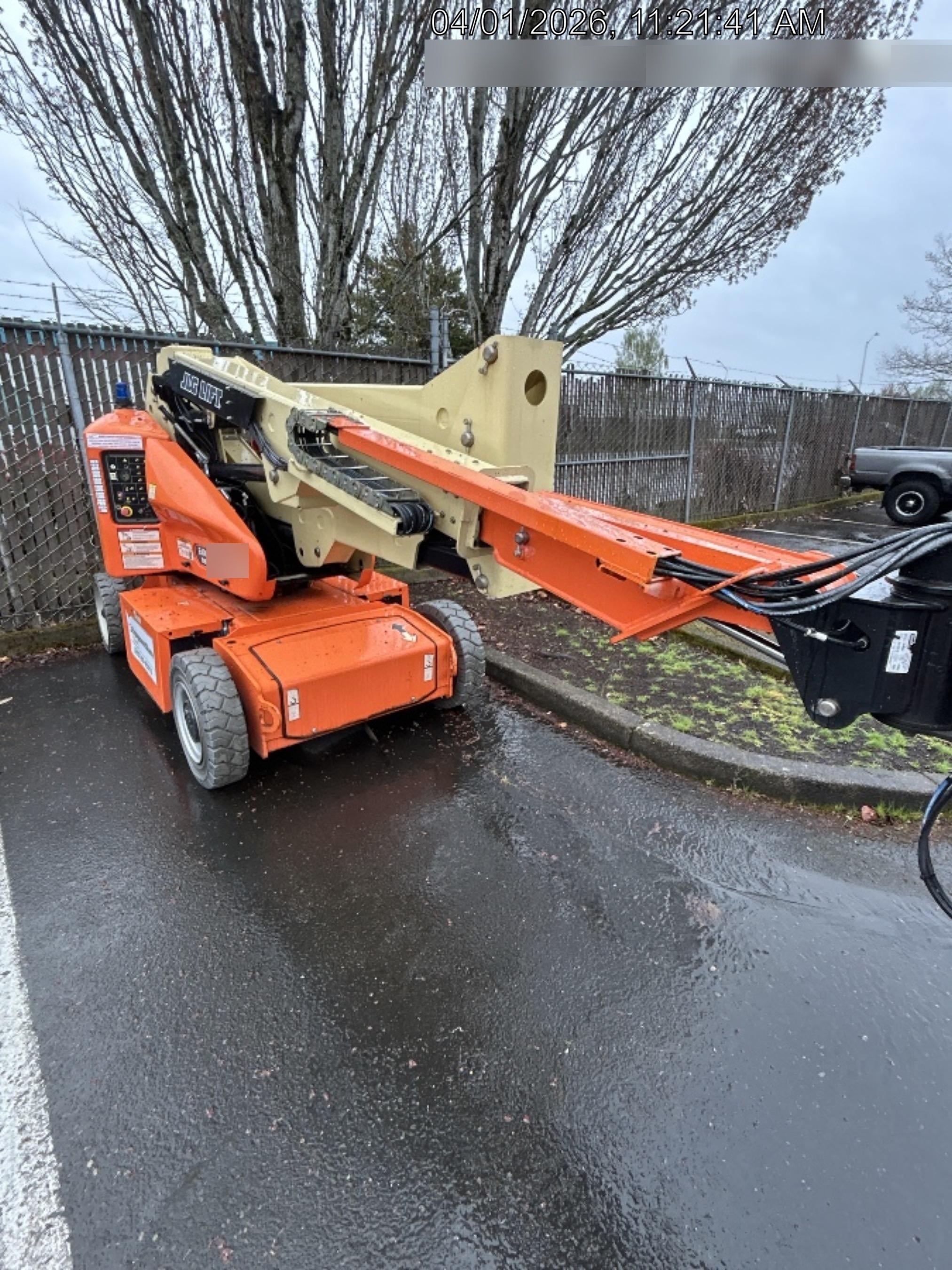 2019 JLG E400AJPN
