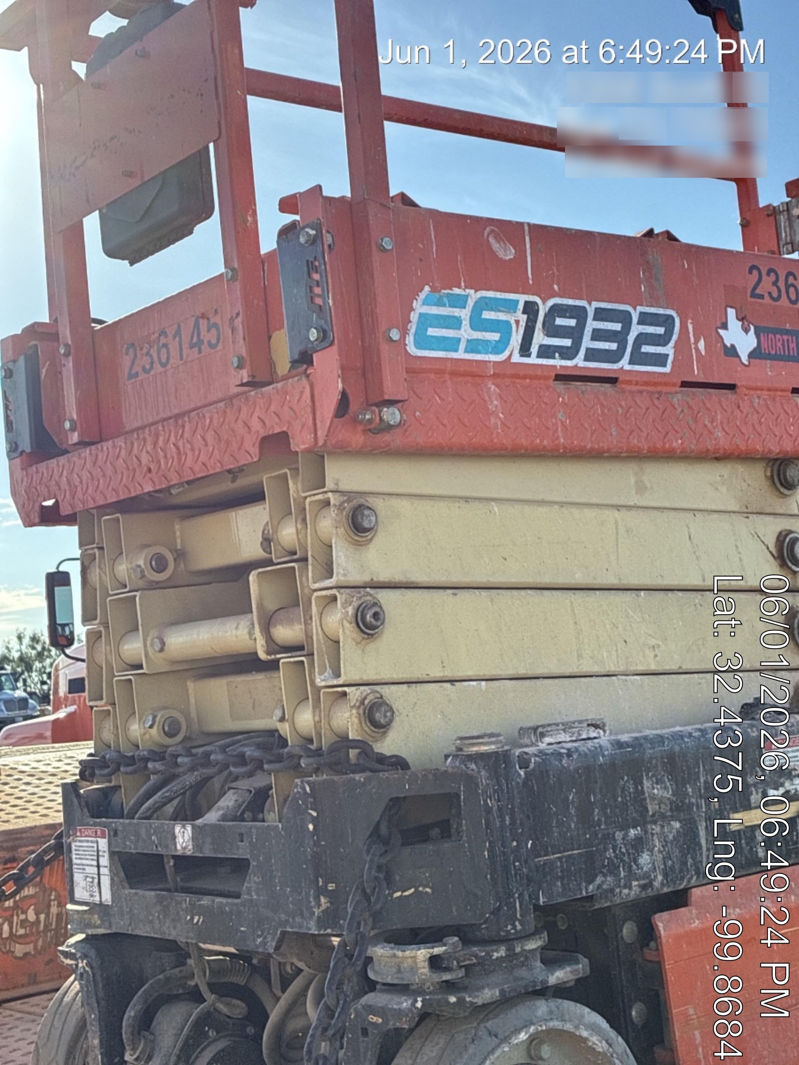 2022 JLG ES1932