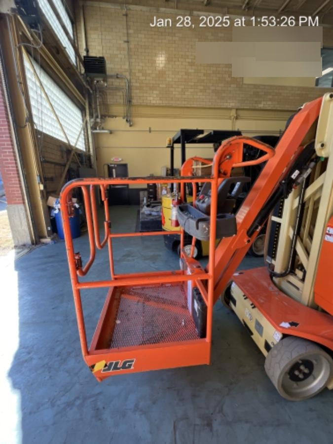 2022 JLG 26E