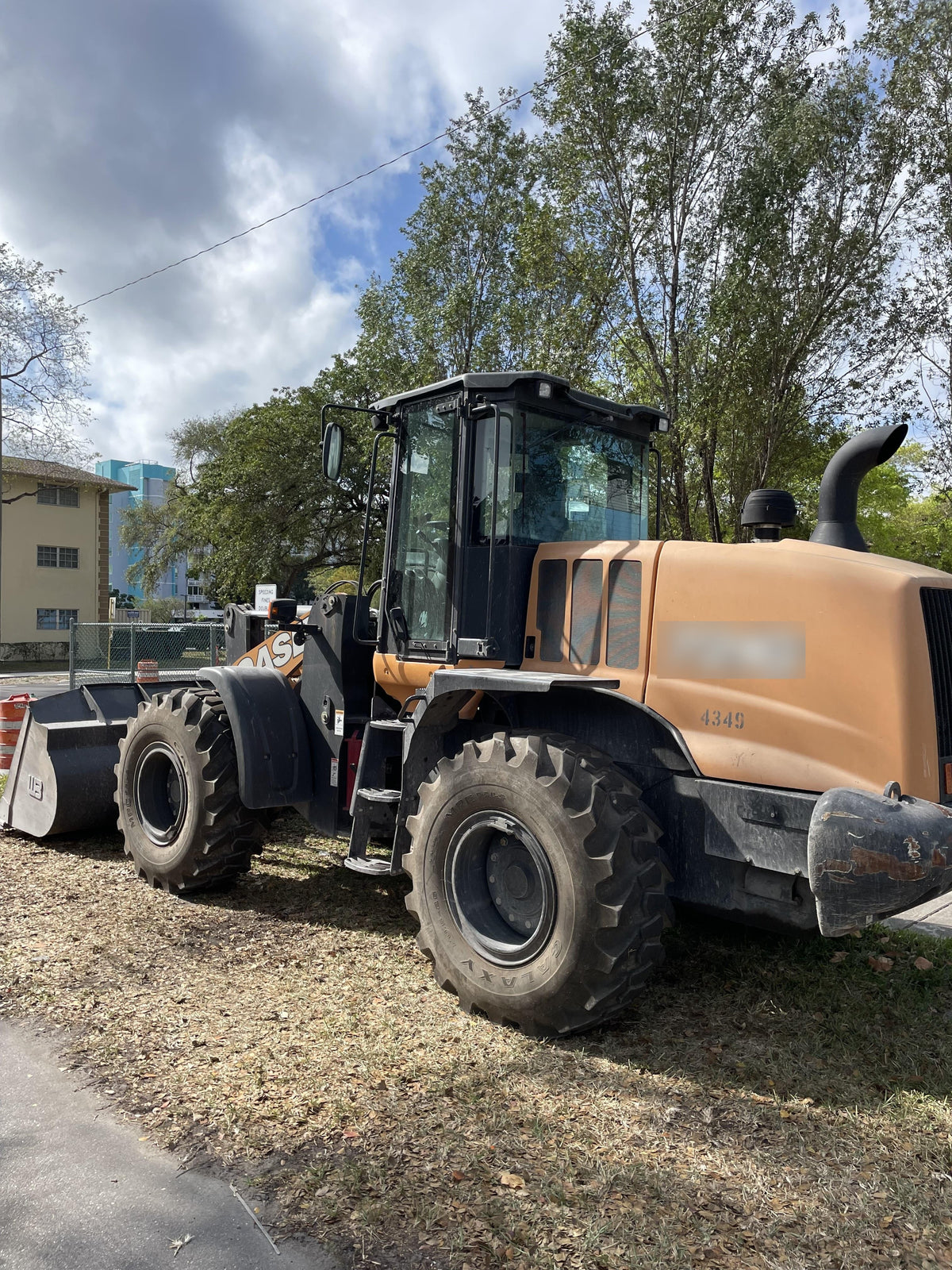 2018 Case 721G CLOSED CAB, 1 FUNCTION, JRB 416 STYLE HYD COUPLER