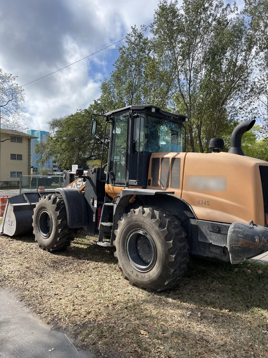 2018 Case 721G CLOSED CAB, 1 FUNCTION, JRB 416 STYLE HYD COUPLER