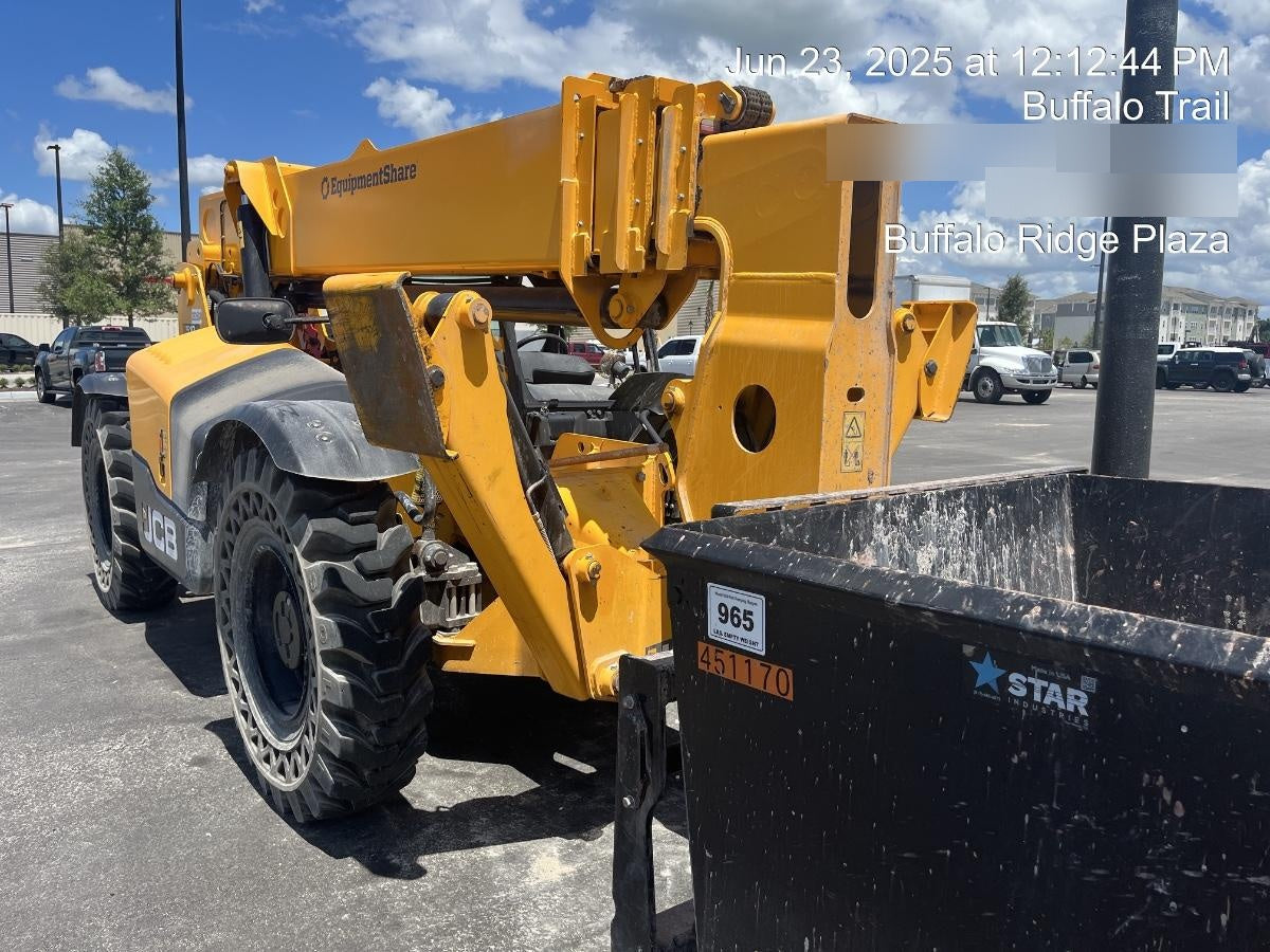 2023 JCB 510-56