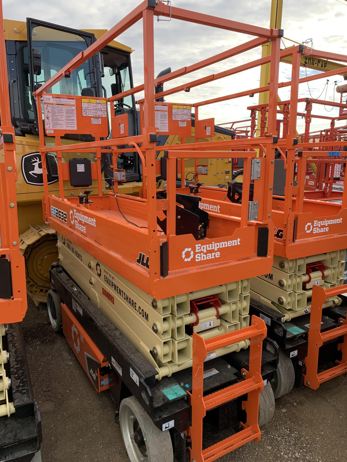2022 JLG ES2632