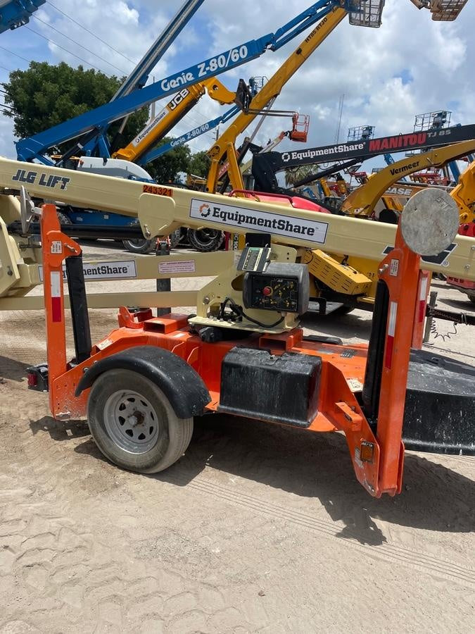 2022 JLG T350