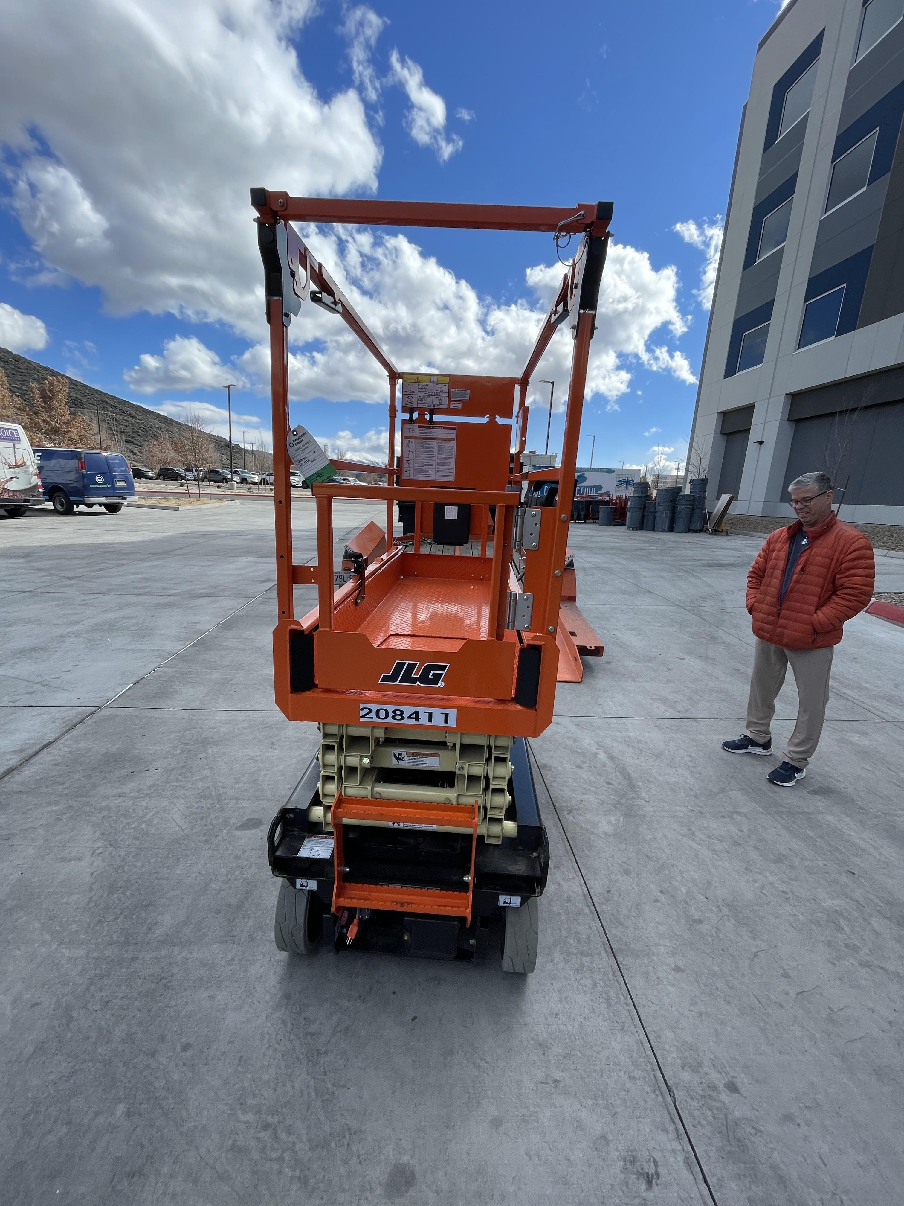 2022 JLG ES1932