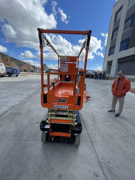 2022 JLG ES1932