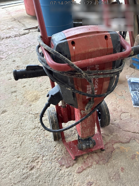 2020 HILTI TE 3000-AVR