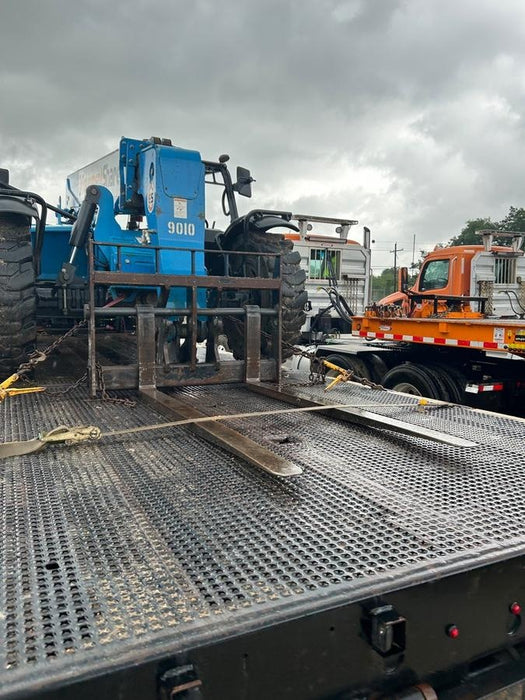 2018 Genie GTH-636 Genie GTH-636 w/Open ROPS, Solid Tires, Work Light/Beacon, 48" Carriage and Forks