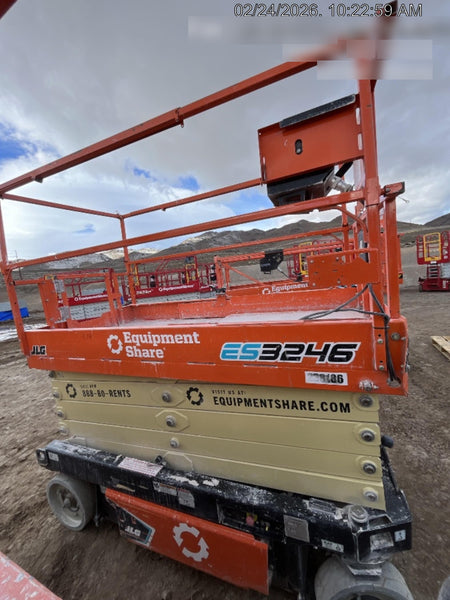 2022 JLG ES3246