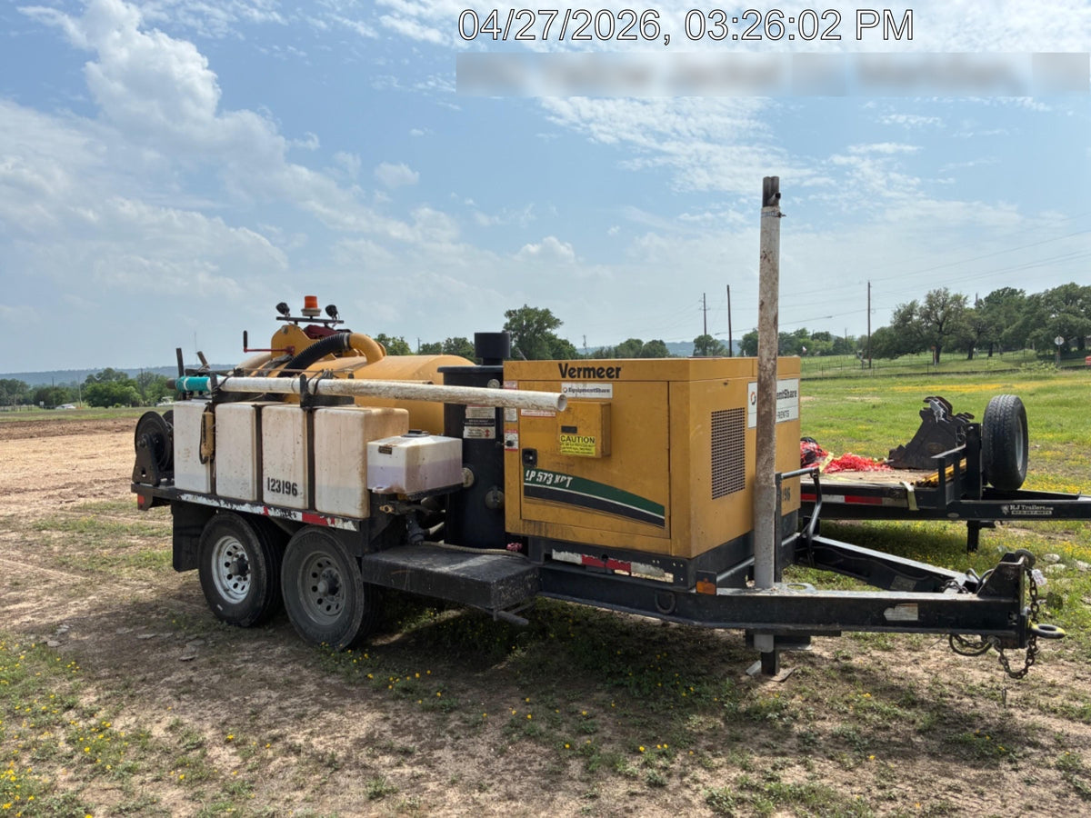 2021 Vac-Tron LP573XDT 500 Gallon Debris Tank w/ Hydraulic Tilt, two (2) 100 Gallon Water Tanks, Low Profile Torsion Axles (12,000 GVWR)