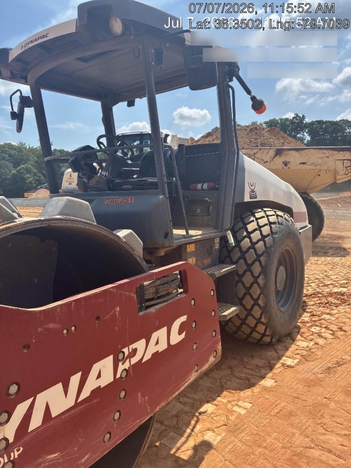 2023 DYNAPAC CA2500D