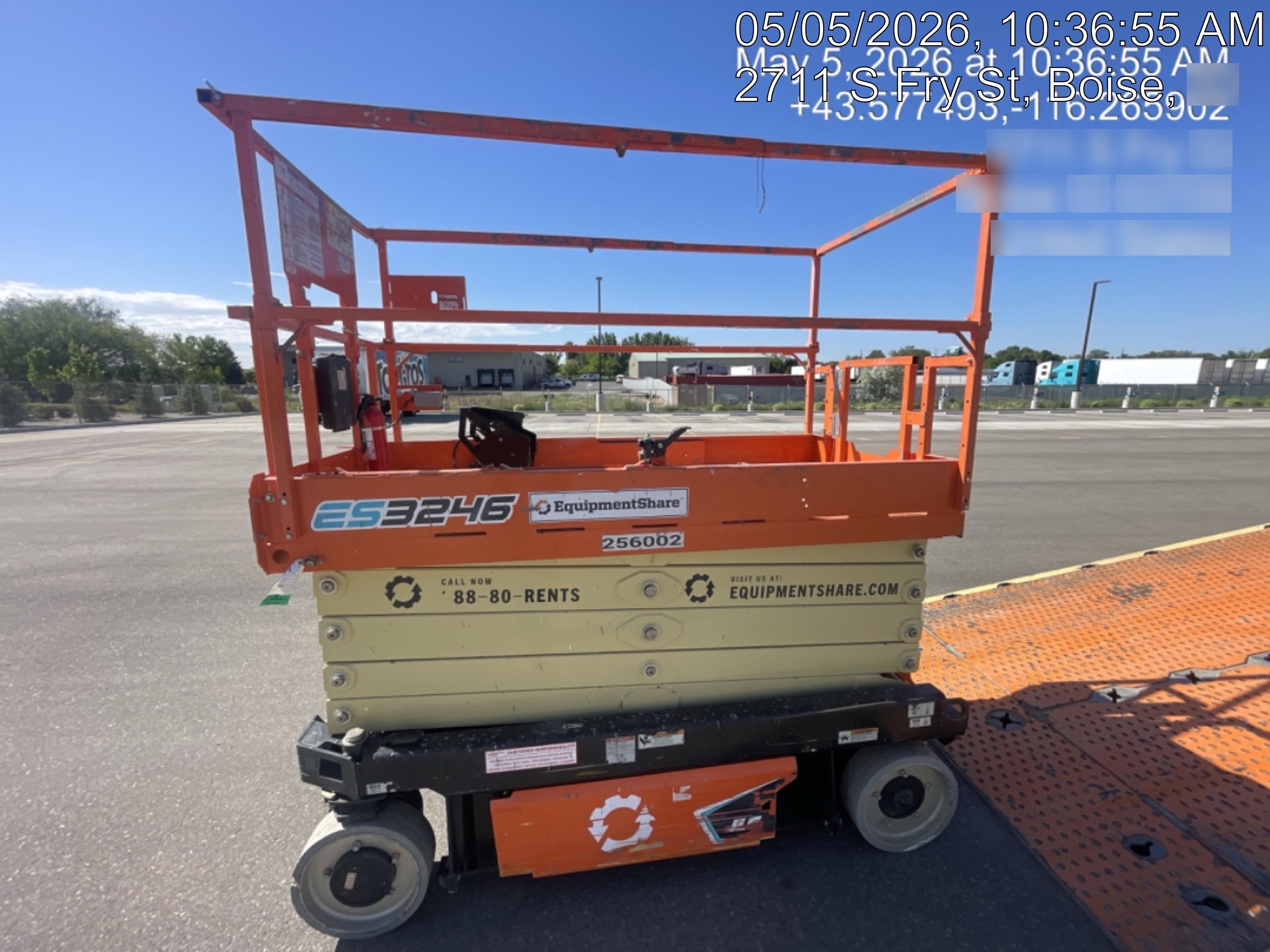 2022 JLG ES3246