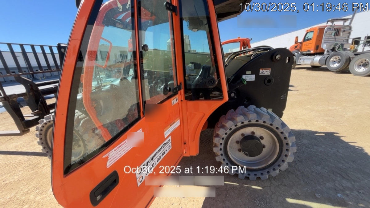 2019 JLG G5-18A Cab/Heat/Air, NM Solid Tires, Beacon w/48" Carriage, 48" Pallet Forks