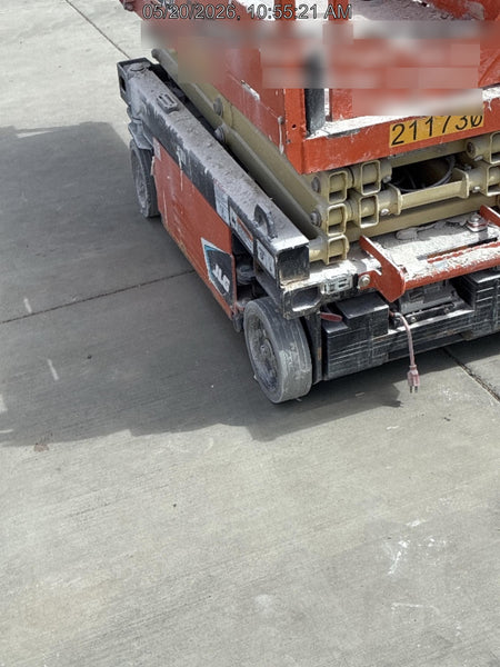 2022 JLG ES1330L