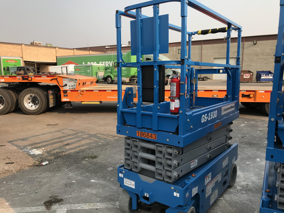 2020 Genie GS-1930 Solid Non Marking Tires, Beacon, Folding rails with half height swing gate, 800W Inverter