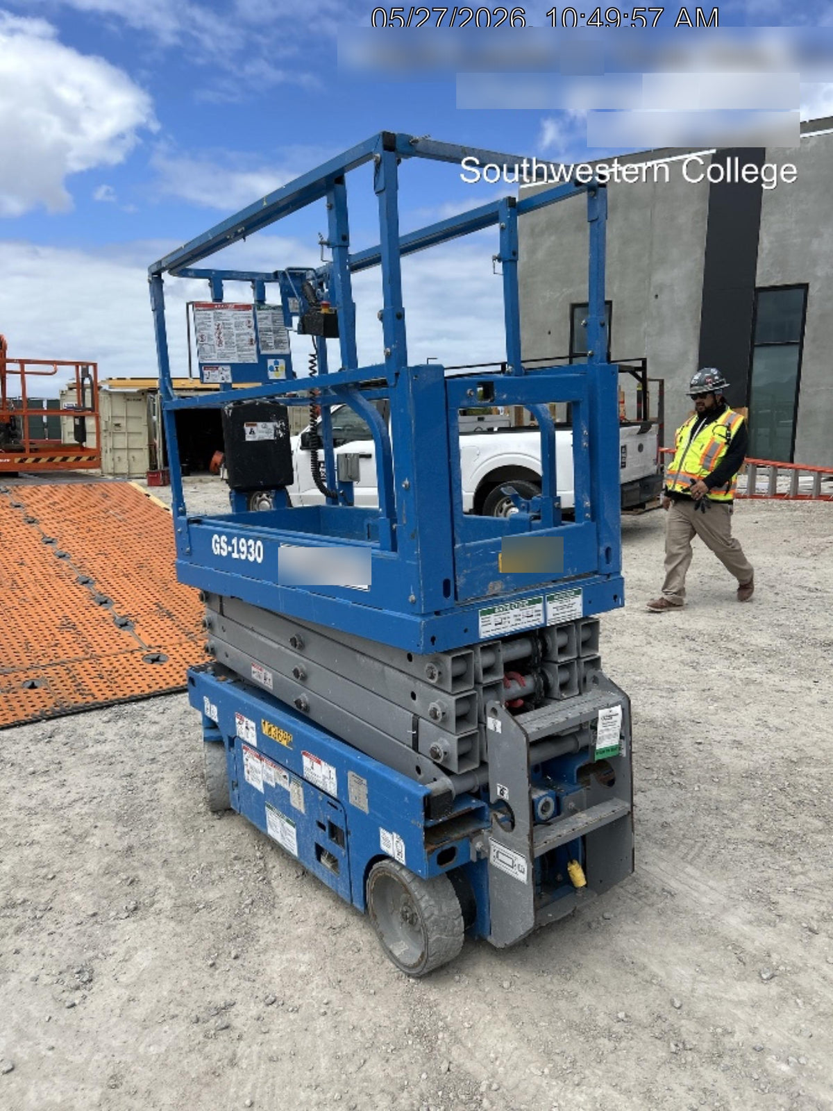 2020 Genie GS-1930 Solid Non Marking Tires, Beacon, Folding rails with half height swing gate, 800W Inverter
