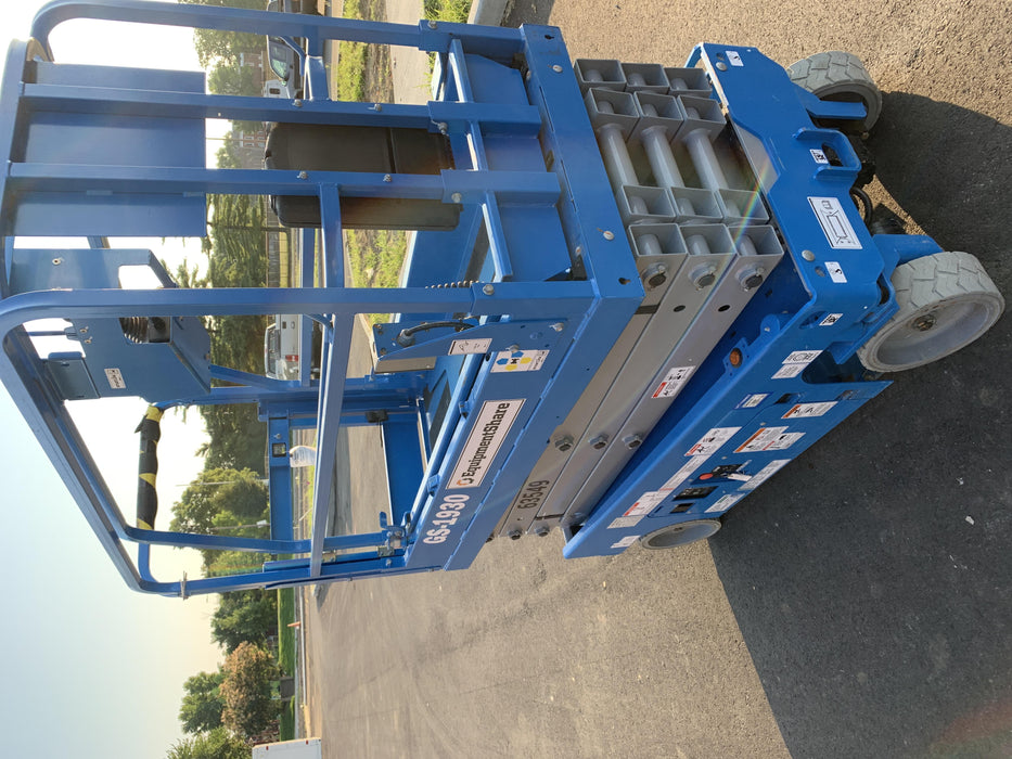 2020 Genie GS-1930 Solid Non Marking Tires, Beacon, Folding rails with half height swing gate